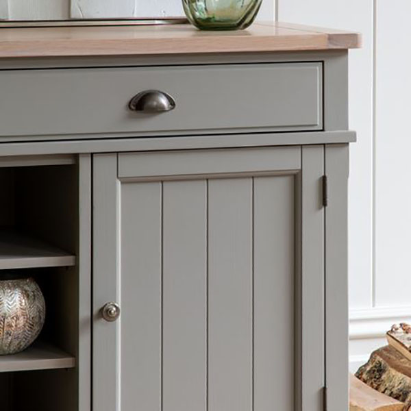 Harvest Direct Harrow Contemporary Prairie Painted / Oak 2 Door 2 Drawer Sideboard - Close up image of the right hand side of the sideboard