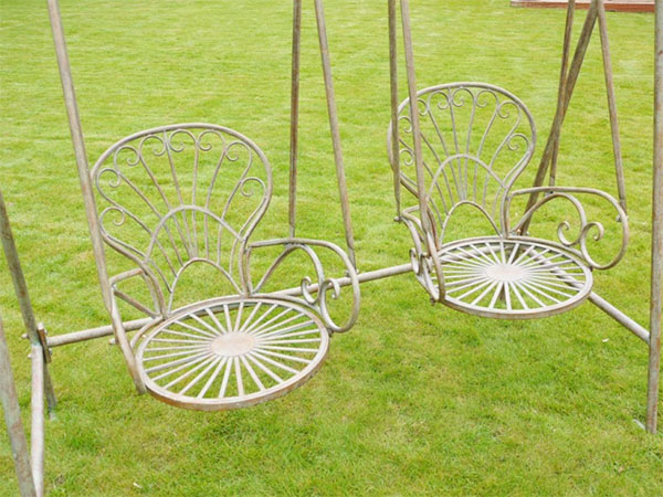 Painted Metal Garden Swing - Close up images of the seats and the distressed paint finish
