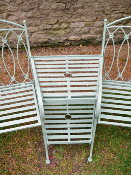 Pistachio Green Lovers Metal Garden Bench - Close up image of the middle of the lovers bench