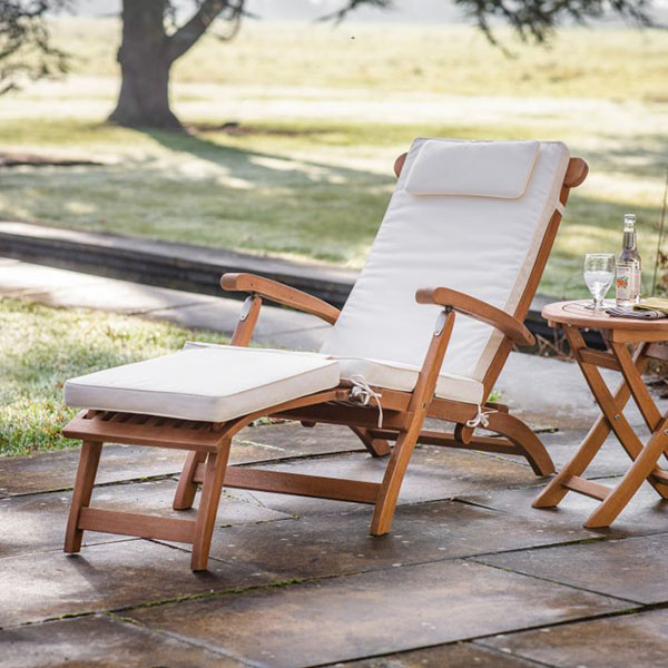 Harvest Direct Syros Outdoor Lounger & Alicante Outdoor Round Folding Table