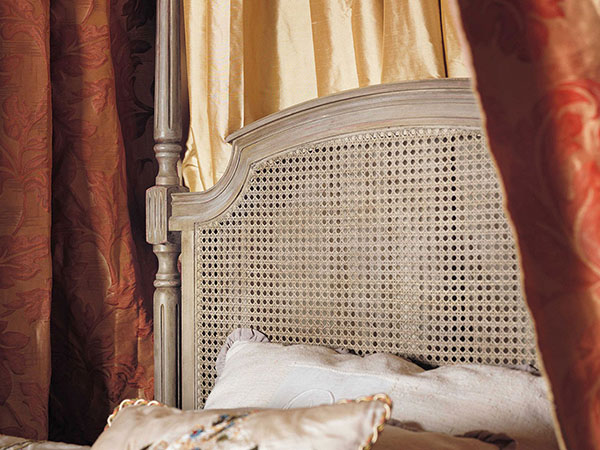 Close up image of the eadboard on the Rouchon Esprit de Chateau Baldaquin Louis XVI style 4 Poster Bed