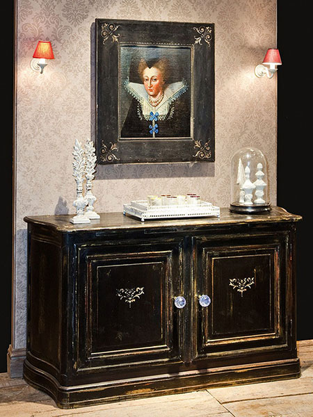 Rouchon Esprit de Chateau oak 2 Door Hunting Sideboard