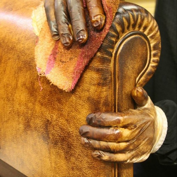Hand antiqued leather finish