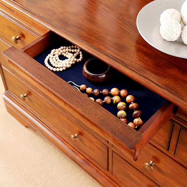 Willis & Gambier Antoinette 4+3 Drawer Chest - Close up image looking down onto the central one of the top 3 drawers