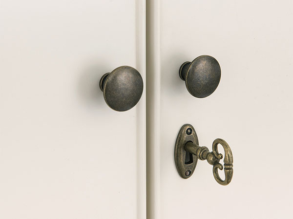 Willis & Gambier Ivory Wide Fitted Wardrobe - Key